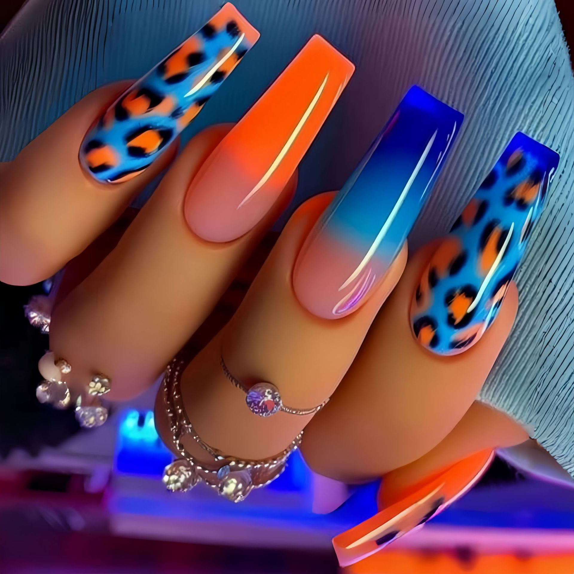 Nail Art Orange - Faux ongles dégradés orange et bleu